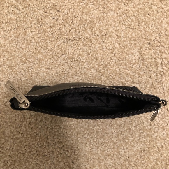 Kenneth Cole pouch/ carrying case - Picture 7 of 7